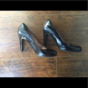 Professional Marc Jacobs patent leather pumps
