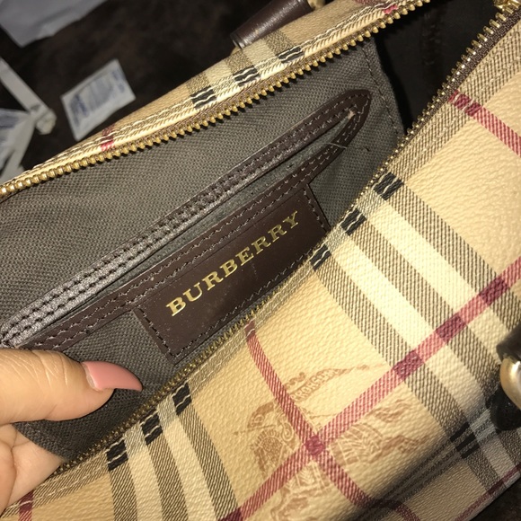 Burberry handbag..PERFECT condition - Picture 3 of 4