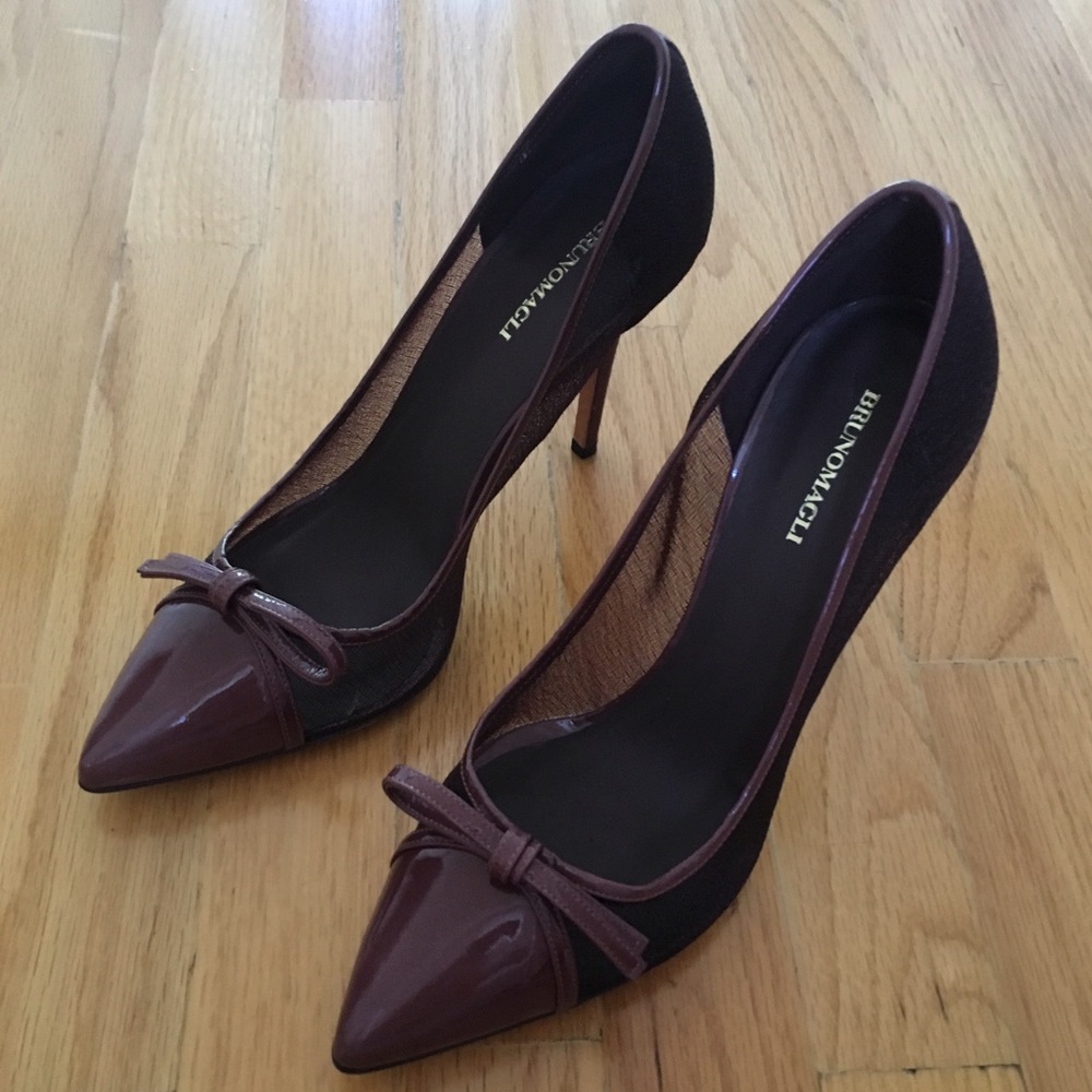 BRAND NEW Bruno Magli size 10 purple pumps.