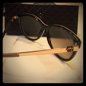 Gucci Nude oversized sunglasses with case