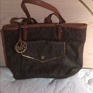 Michael kors tote purse.