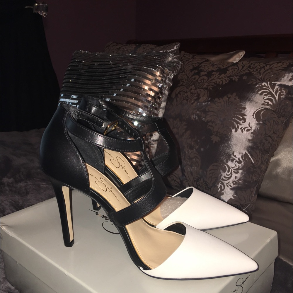 BRAND NEW Jessica Simpson Heels