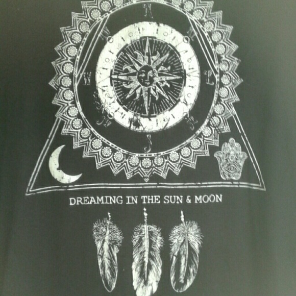 Black and white tee - Picture 2 of 4