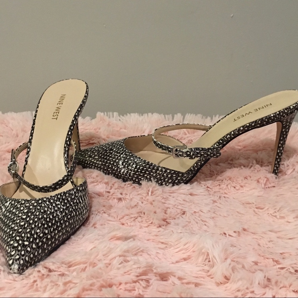 Nine West Black/white mule
