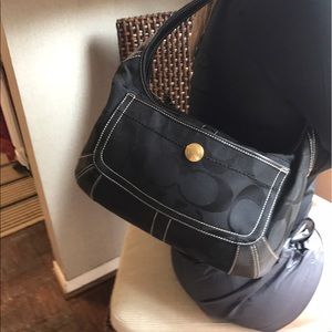 ‼️NEW LISTING‼️COACH Signature Canvas Shoulder Bag