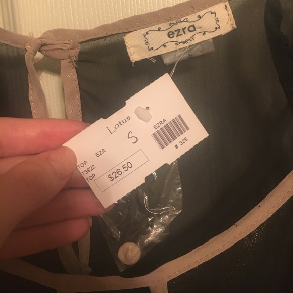 Metallic sheer top - Picture 2 of 3