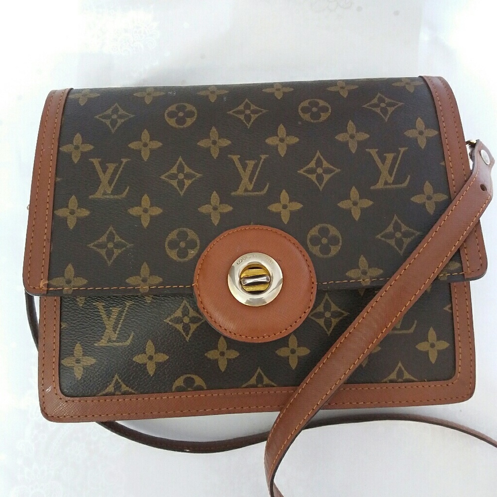 Authentic Loius Vuitton Messenger Summer bag