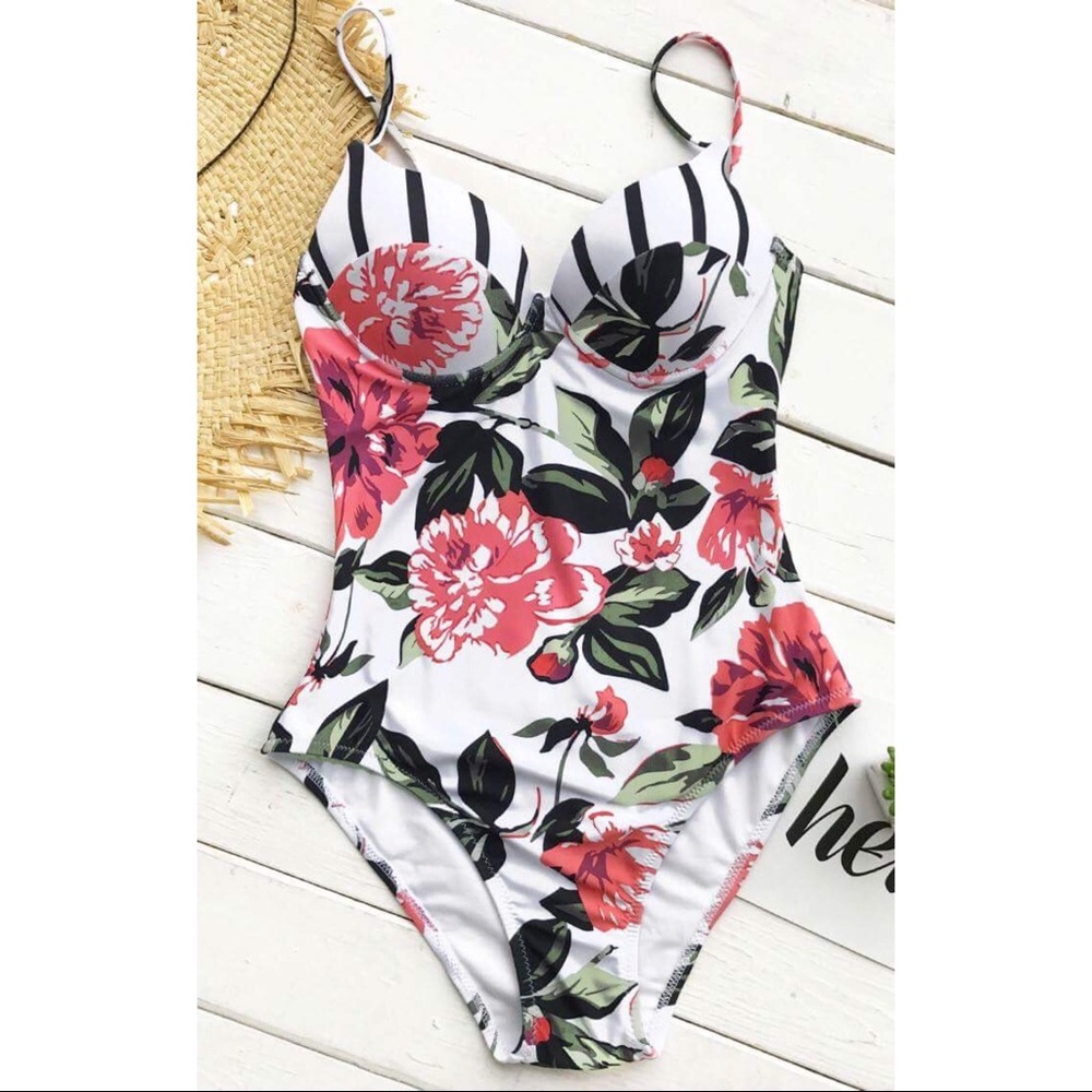 Cupshe Movie Scene Floral One Piece