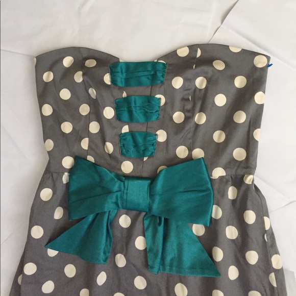 Judith March Dress! - Picture 2 of 8