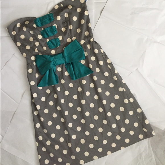 Judith March Dress! - Picture 4 of 8