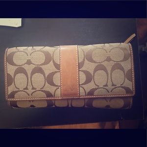 Classic print coach wallet