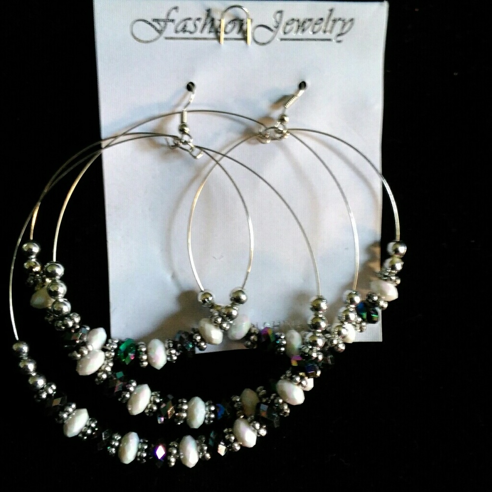 Earrings lot of earrings..!!