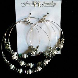 Earrings lot of earrings..!!