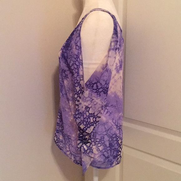 Jessica Simpson Benita Cold Shoulder Blouse Top - Picture 3 of 6