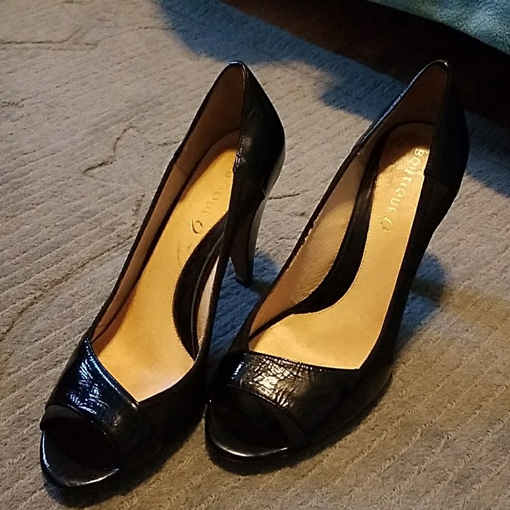 Shoes patent leather boutique 9 size 8.5
