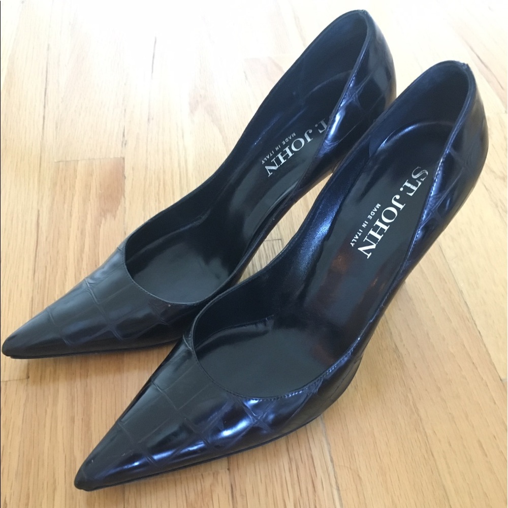 St. John Italian black leather pump, size 10.5