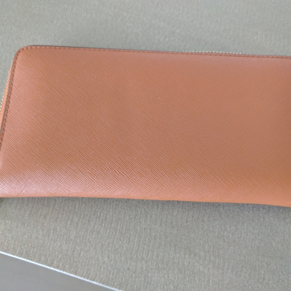 Tory Burch Passport wallet