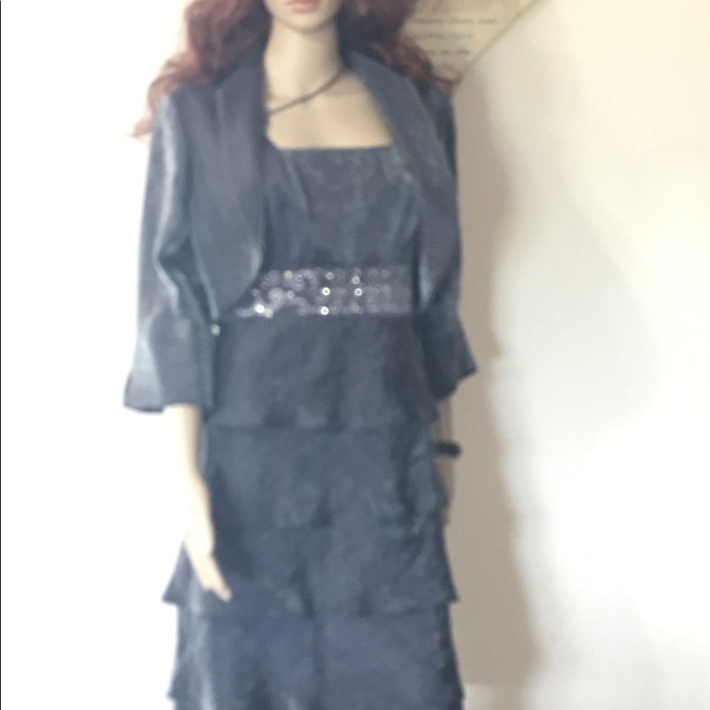 Dress - Picture 4 of 5