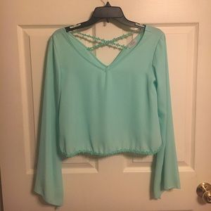 Long sleeve crop top