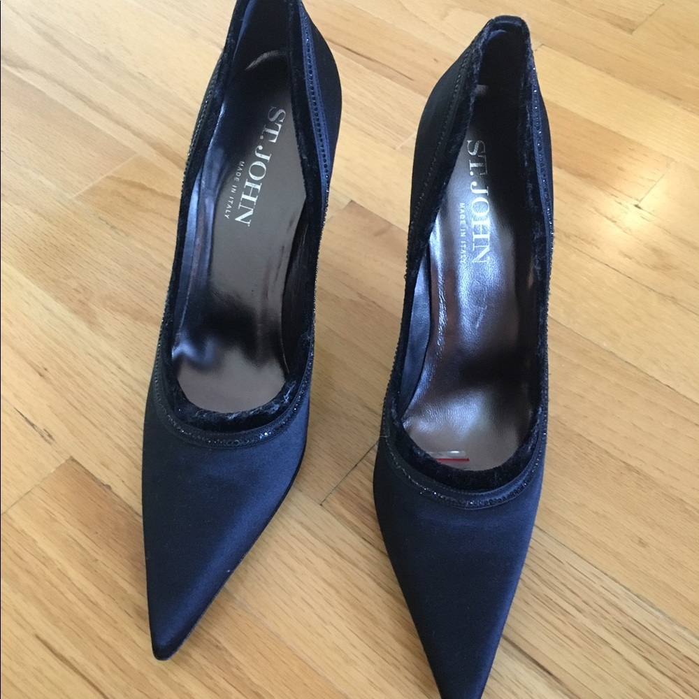 NEW St. John black satin pumps with velvet trim.