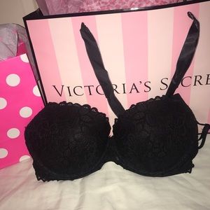 NWOT never worn PINK push black lace bra