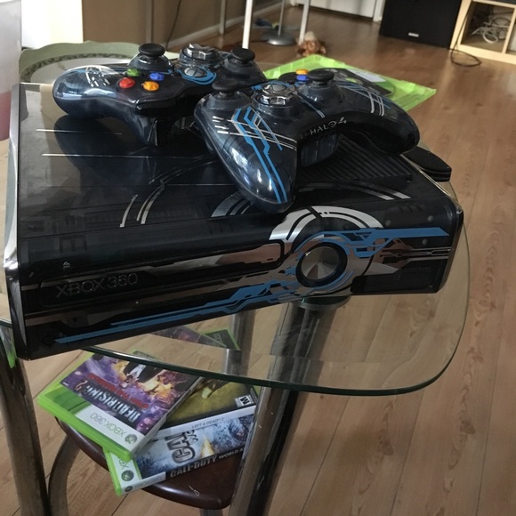 Xbox 360 Halo 4 limited edition version - Picture 1 of 1