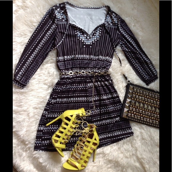 ETHNIC BOHO PRINT LIGHT WEIGHT POLY ROMPER SZ L/8 - Picture 3 of 8