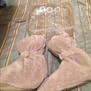 Brookstone nap duck down slippers