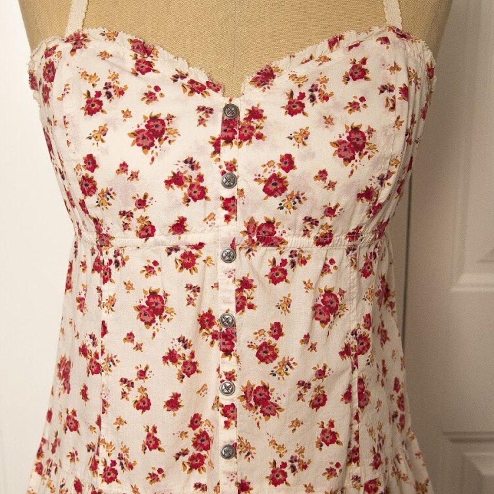 Adorable floral top!