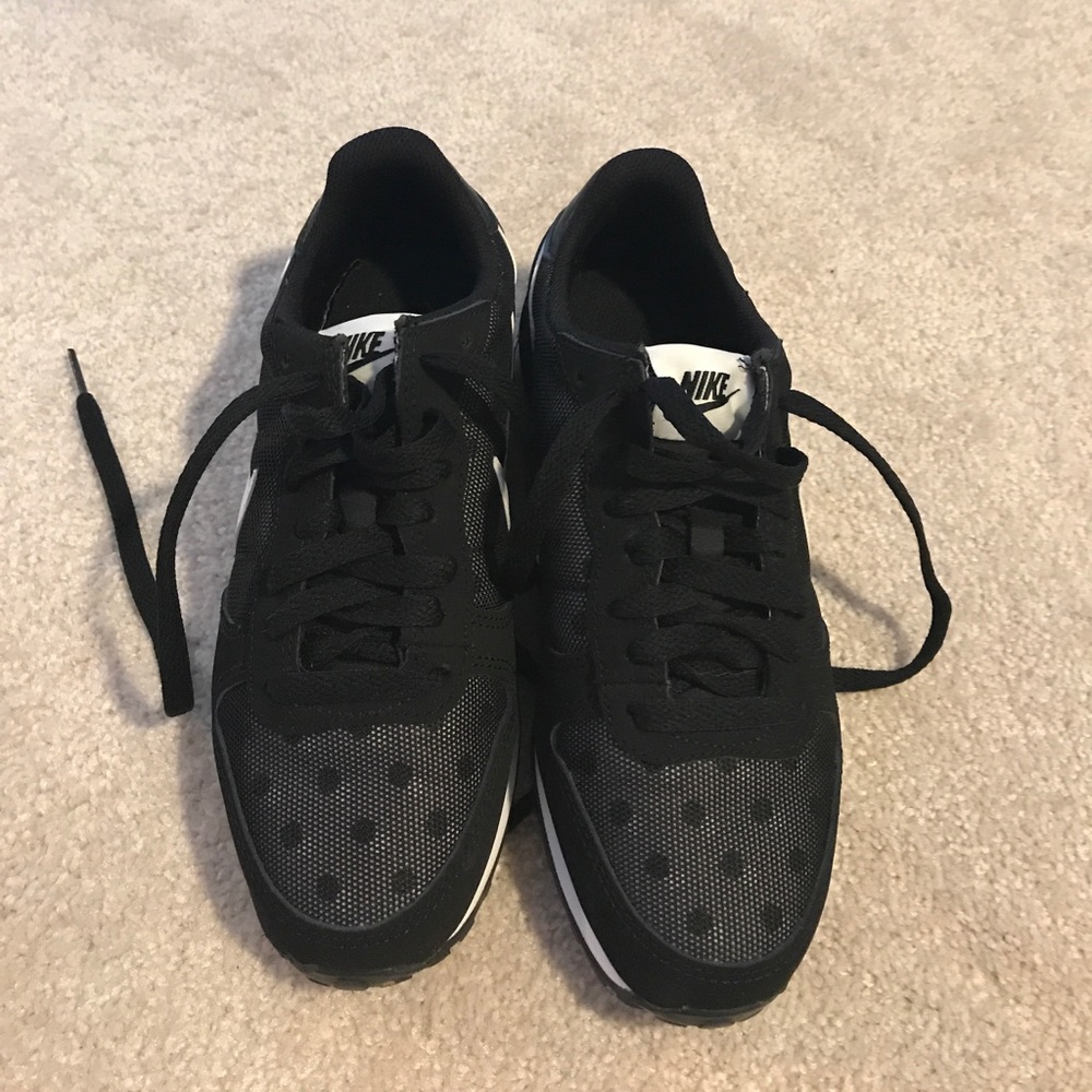 Black polka dot Nike's, 6