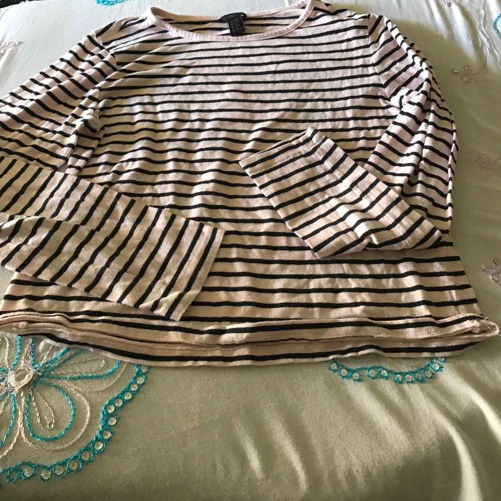 🛑Striped black and pink long sleeve🛑