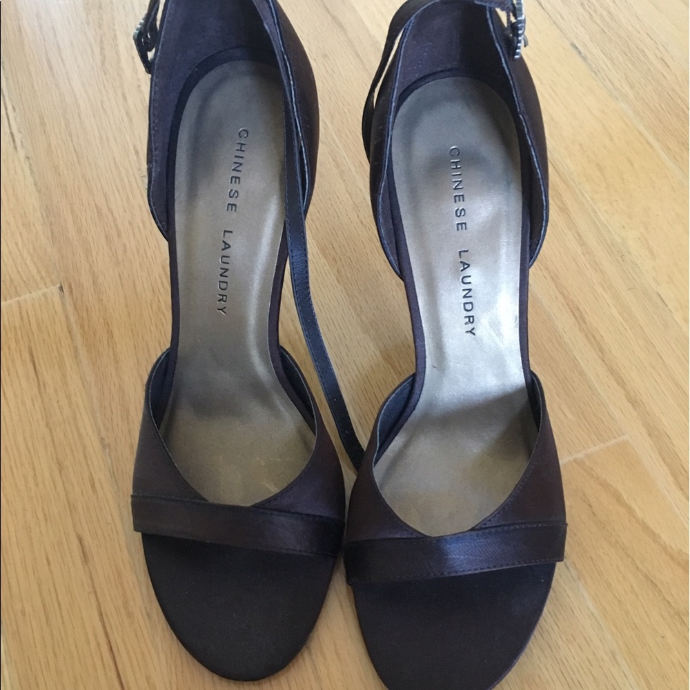 NEW Chinese Laundry brown pumps w/strap, size 10