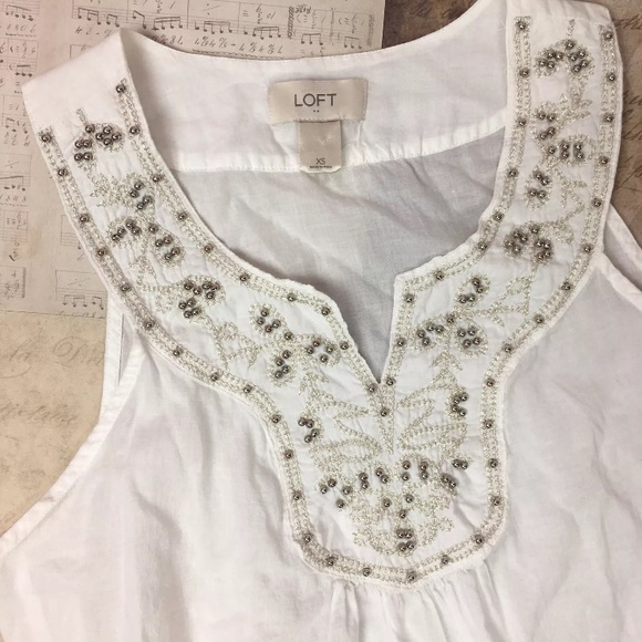 Ann Taylor Loft Blouse XS beaded design sleeveless - Picture 2 of 5
