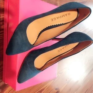 Rampage teal suede like heels