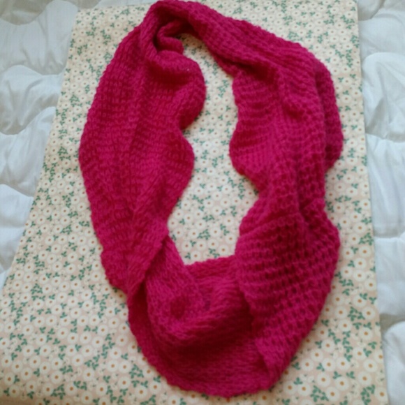 Accessories - Knit Scarf