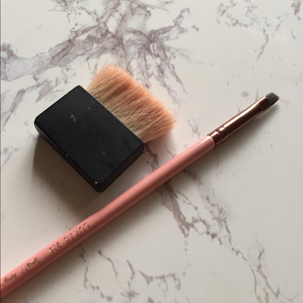 Angle brush and straight edge kabuki brush
