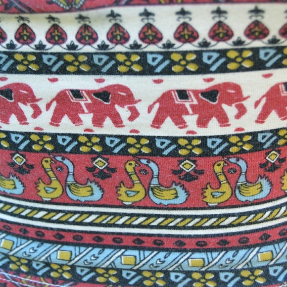 Urban Outfitters Patterned Crop Top - Picture 3 of 3