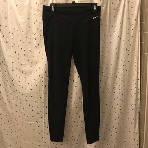 Nike dri- fit mid waist leggings.
