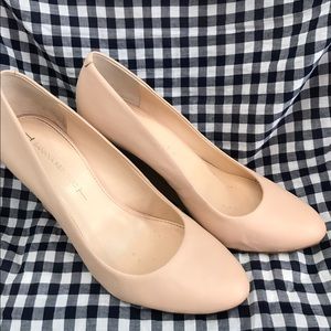 Banana Republic nude wedge heel