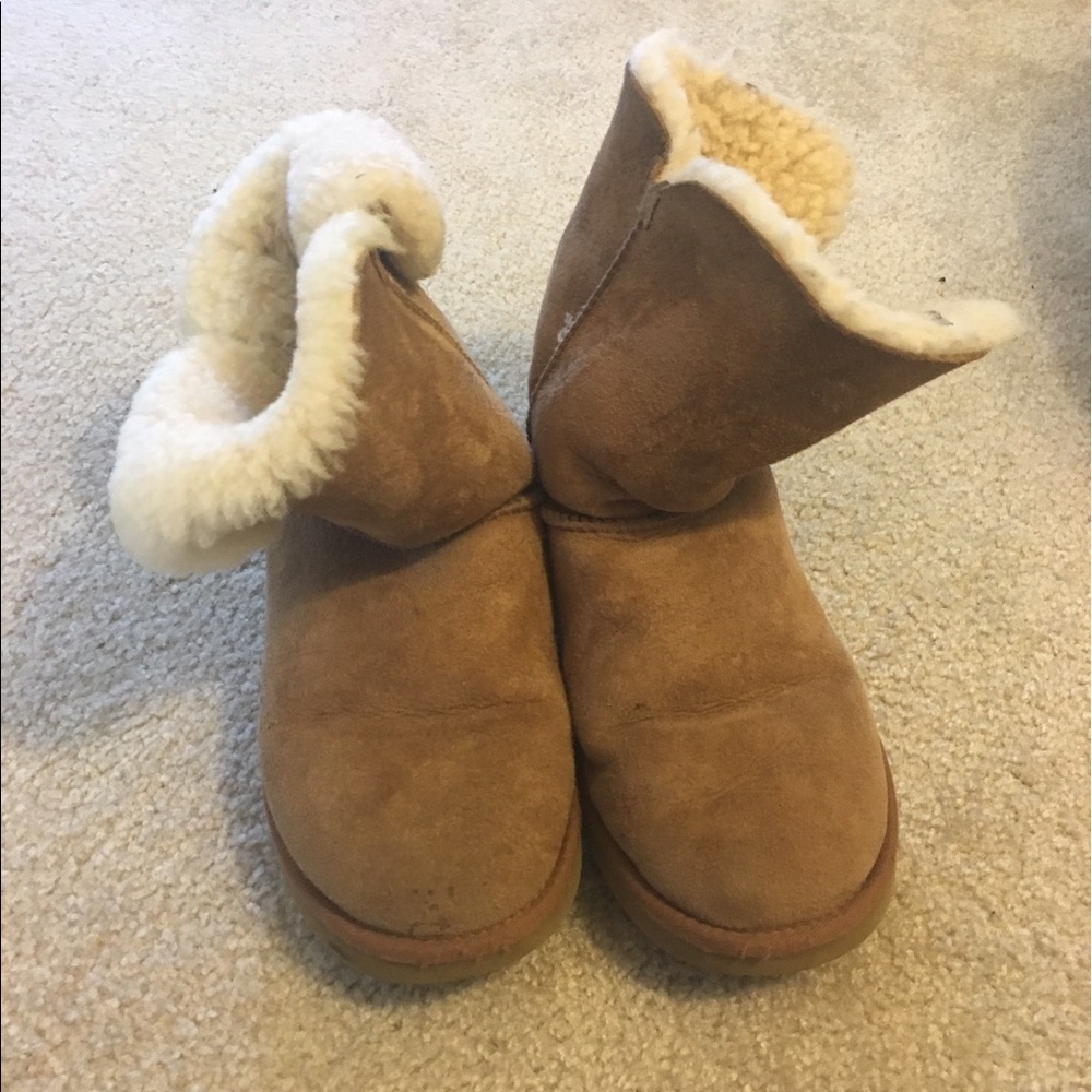 Ugg Bailey Button - image 1