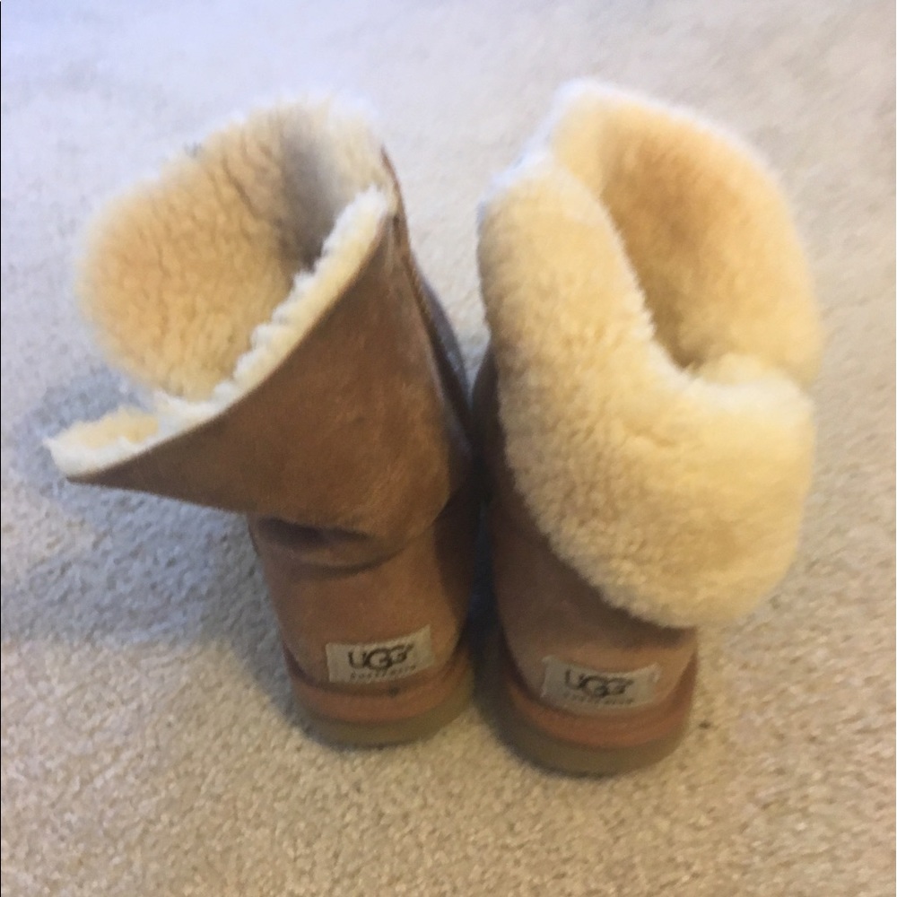 Ugg Bailey Button - image 2
