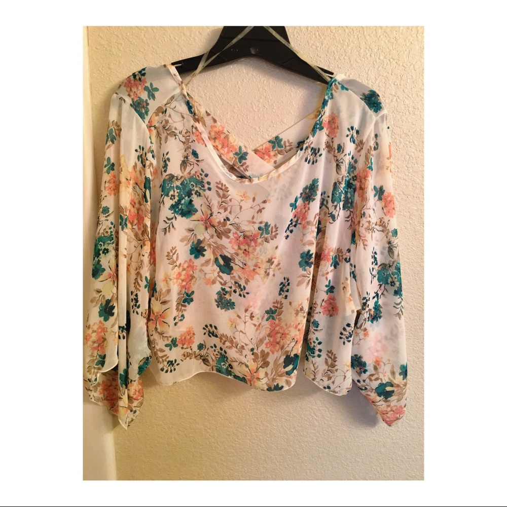 Floral crisscross crop blouse