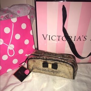 NWT Victoria's Secret zip bag