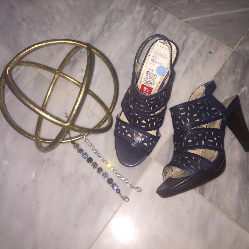 Navy blue heels