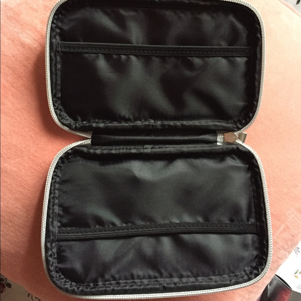 Make up case - Picture 3 of 3