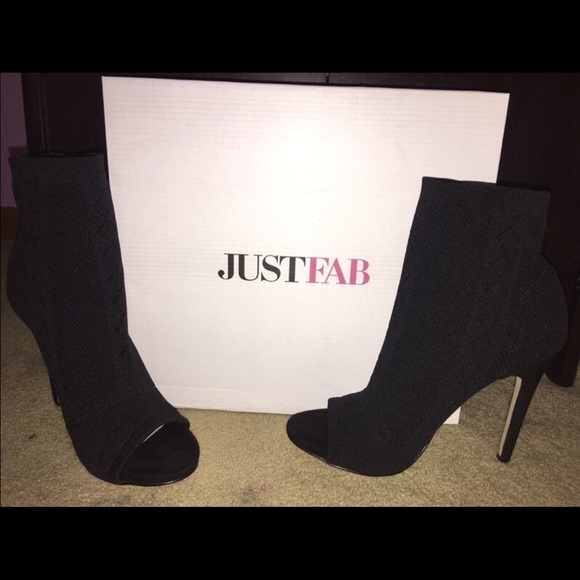 JustFab Black Peeptoe Heels - Picture 2 of 3