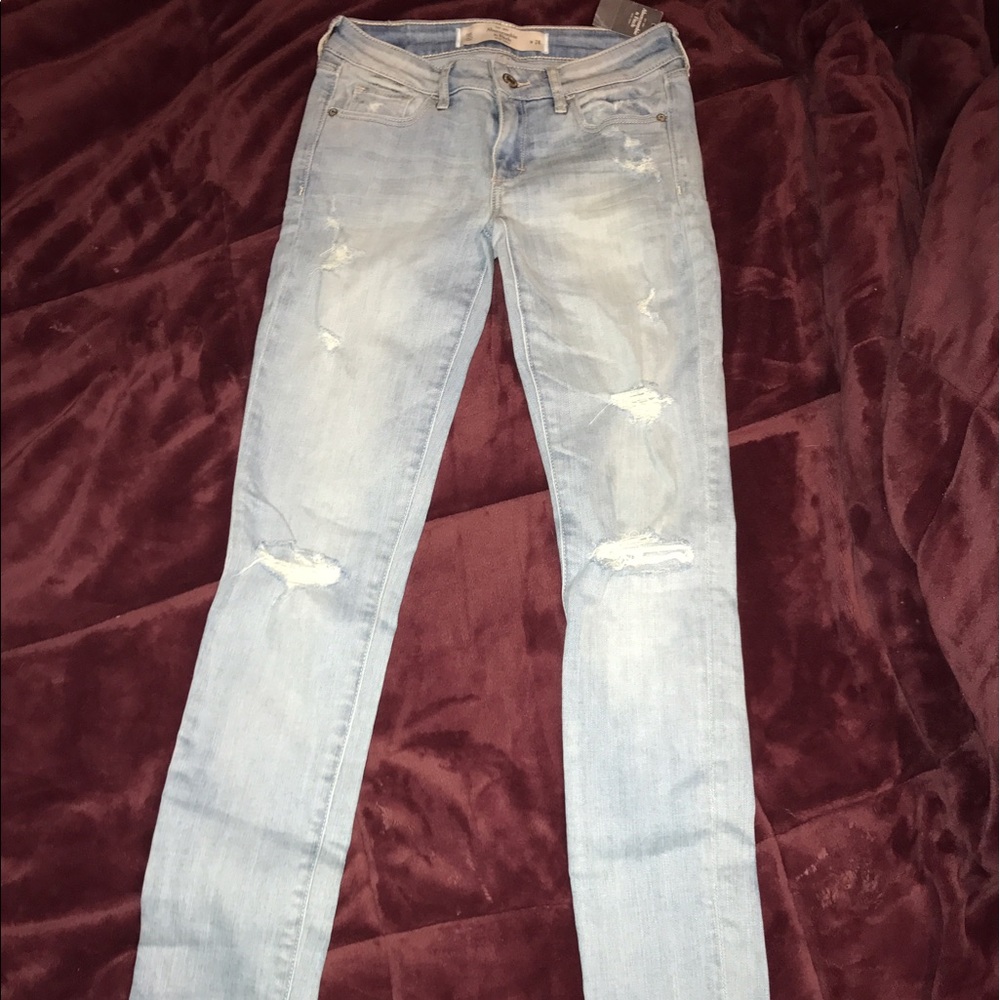 NWT A&F light wash jeans 00