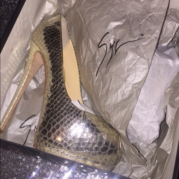 Giuseppe Zanotti Sharon Peep Toe Pumps