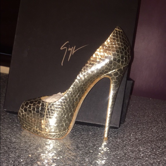 Giuseppe Zanotti Sharon Peep Toe Pumps