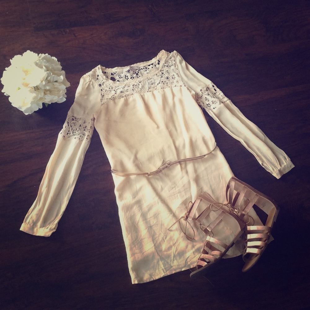 A Lacey dress🌻💎